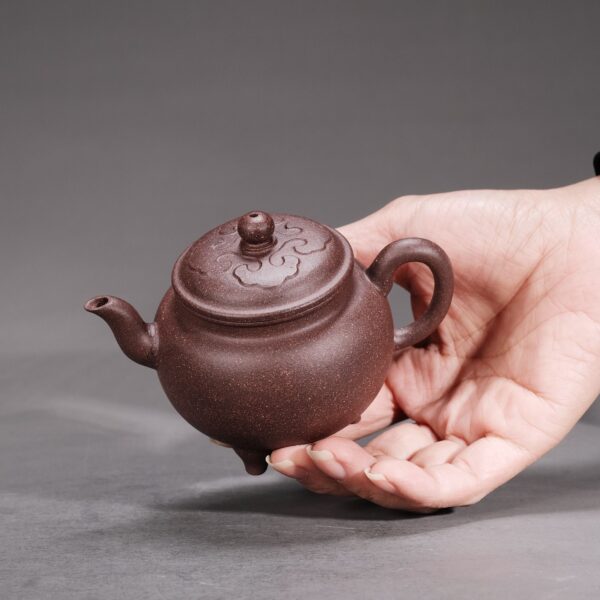 Dabin Three-Leg Ruyi Teapot