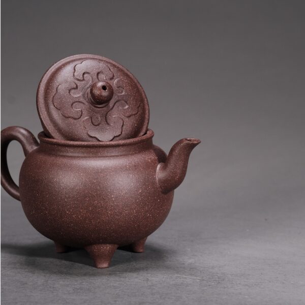 Dabin Three-Leg Ruyi Teapot
