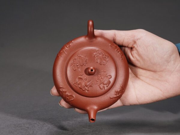 Eight Immigrants Teapot