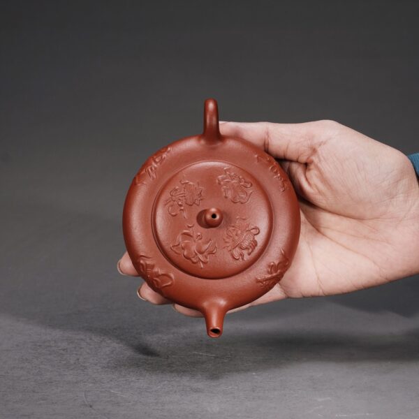 Eight Immigrants Teapot