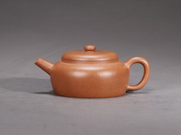 Ming Style Flat Round Teapot