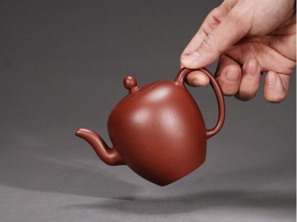 Beauty Shoulder Teapot