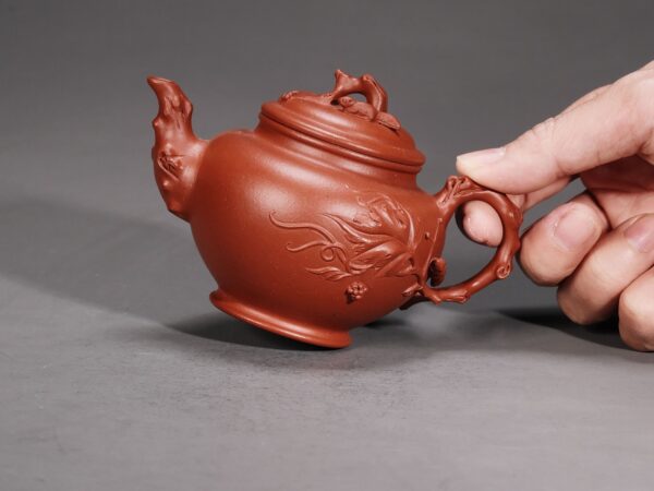 Squirrel & Grape Spring Teapot