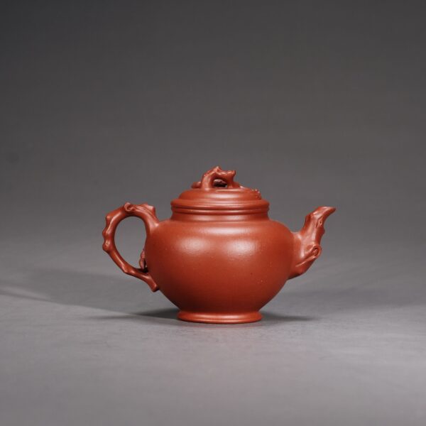 Squirrel & Grape Spring Teapot