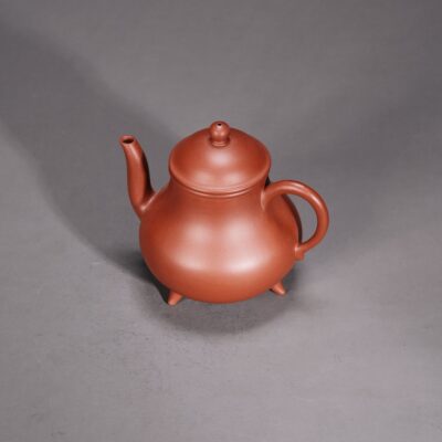 Three-Legged Level Teapot