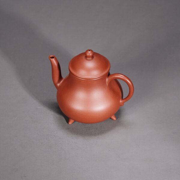 Three-Legged Level Teapot