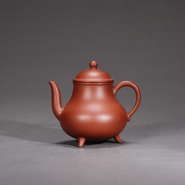 Three-Legged Level Teapot