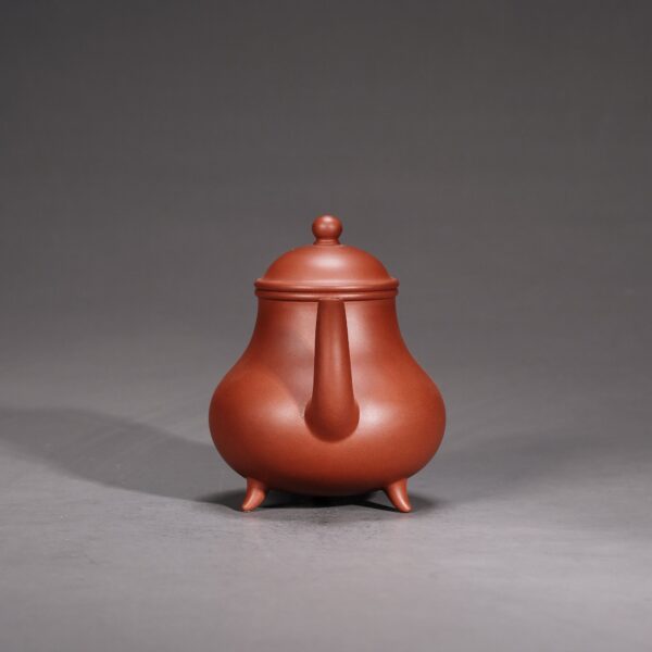 Three-Legged Level Teapot