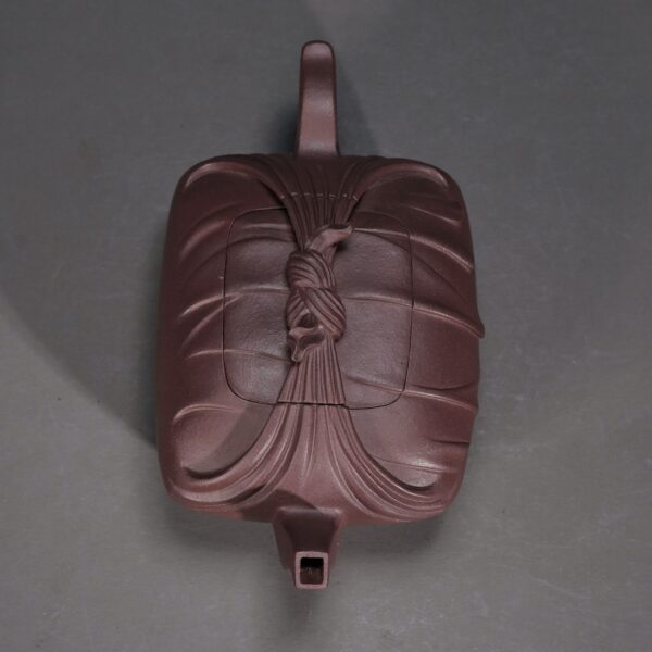 Treasure Inside Square Pouch Teapot