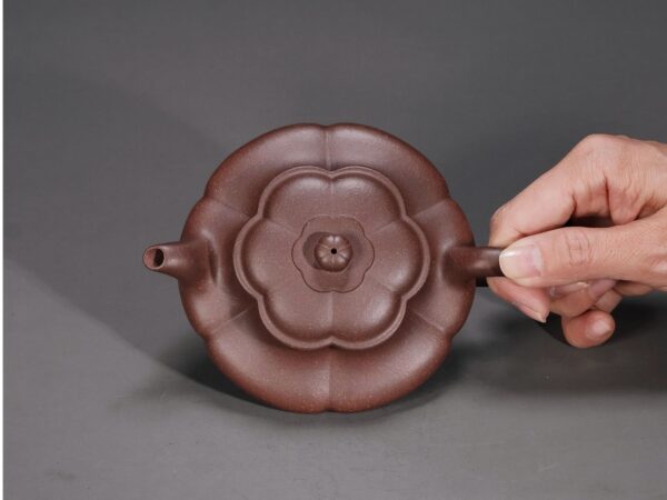Ribbed Wide Flat Teapot