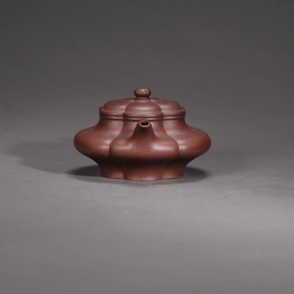 Ribbed Wide Flat Teapot