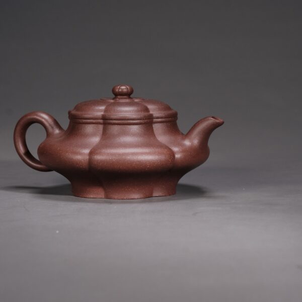 Ribbed Wide Flat Teapot