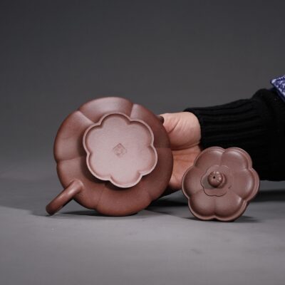 Ribbed Wide Flat Teapot