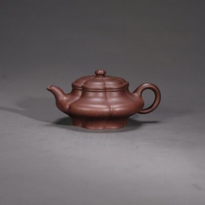 Ribbed Wide Flat Teapot