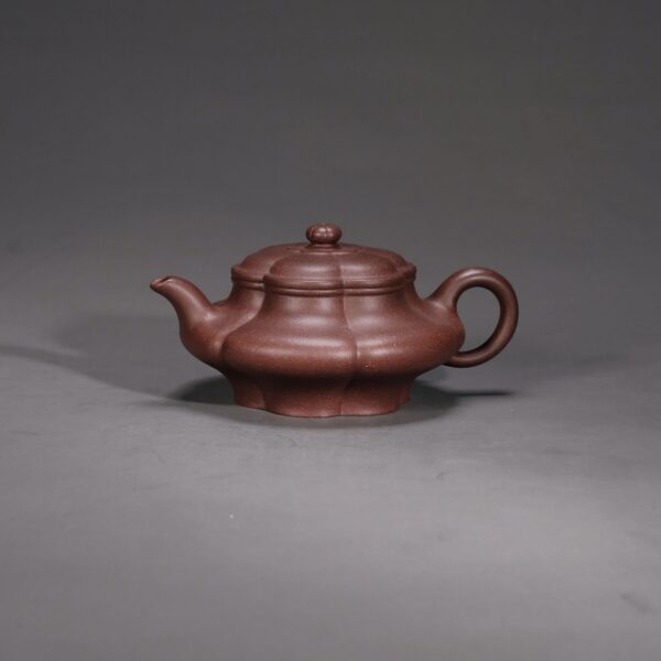 Ribbed Wide Flat Teapot