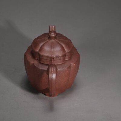 Jiang Jinhou Angled Shoulder Oval Begonia Palace Lantern • Ribbed Teapot