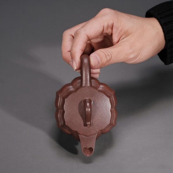 Mingyuan Heart-shaped Spout Tall Lotus • Ribbed Teapot