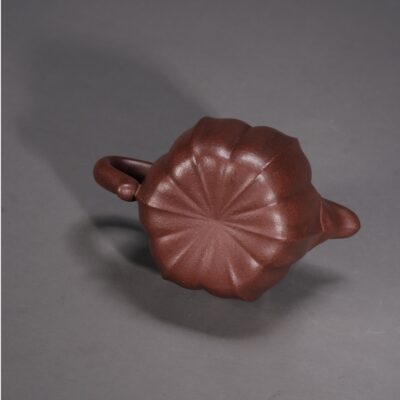 Mingyuan Heart-shaped Spout Tall Lotus • Ribbed Teapot