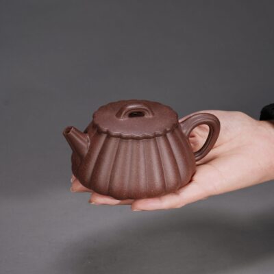 Oval Flat Cover Chrysanthemum Petal Shi Piao Teapot