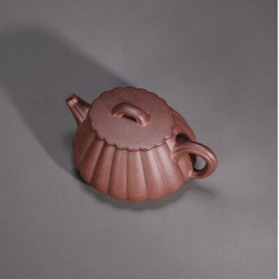 Oval Flat Cover Chrysanthemum Petal Shi Piao Teapot