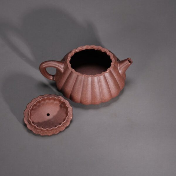 Oval Flat Cover Chrysanthemum Petal Shi Piao Teapot