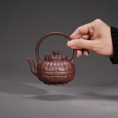 Lotus Platform Beam Teapot