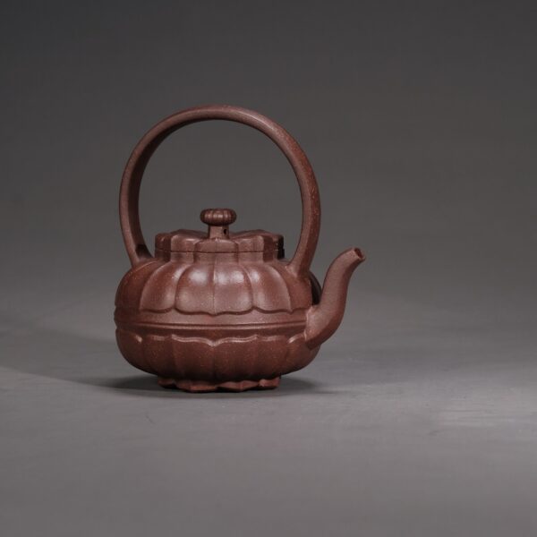 Lotus Platform Beam Teapot