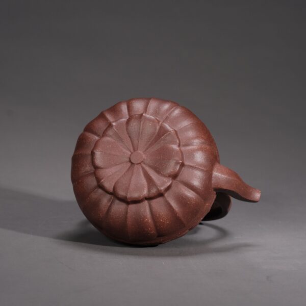 Lotus Platform Beam Teapot