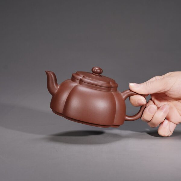 Oval Begonia Teapot