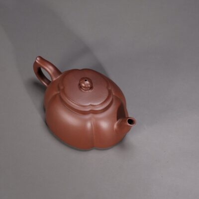 Oval Begonia Teapot