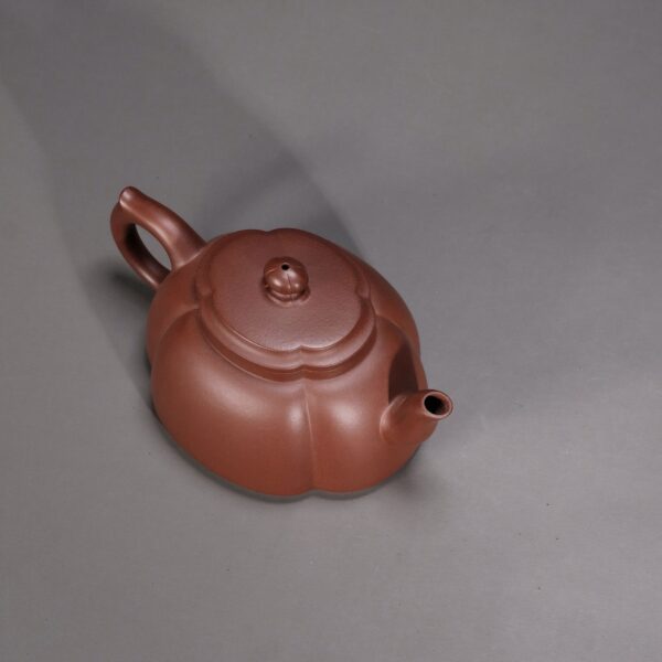 Oval Begonia Teapot