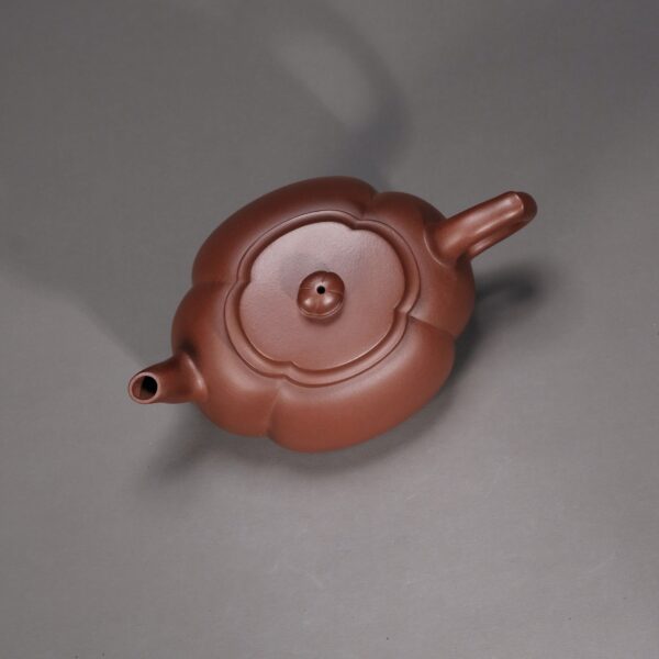 Oval Begonia Teapot