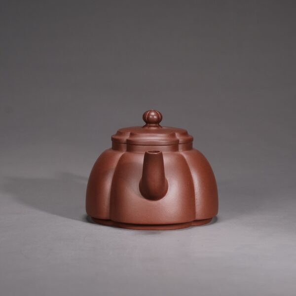 Oval Begonia Teapot