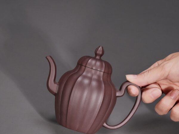 Narcissus Teapot