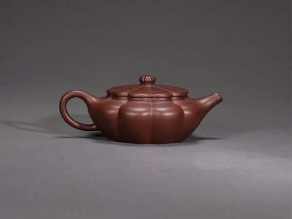 Ribbed Flat Morning Teapot