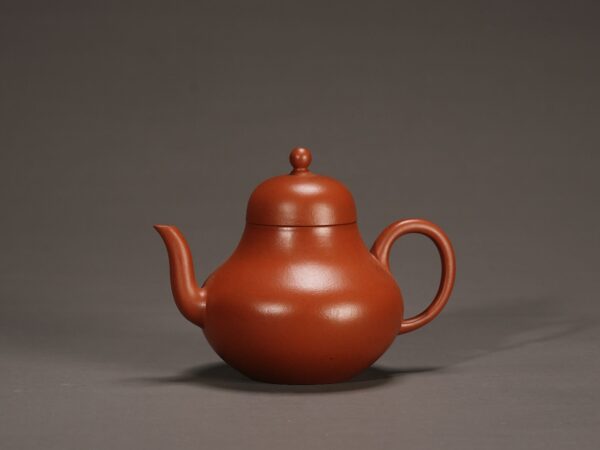 Siting Teapot