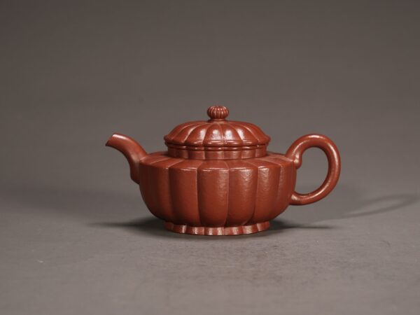 Jiang Jinhou Style Chrysanthemum Petal Palace Lantern Teapot