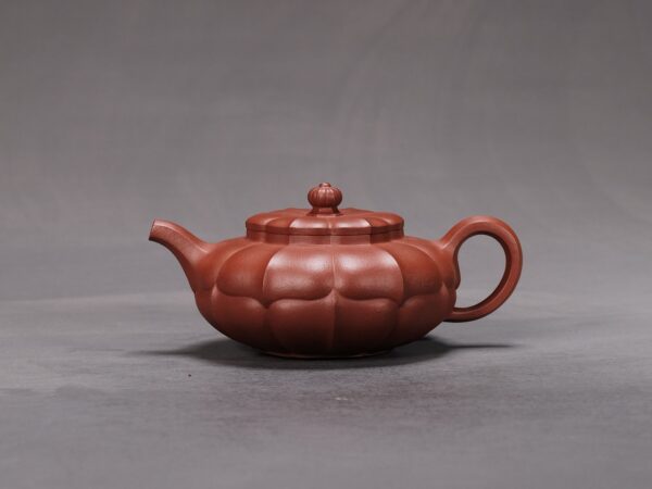 Lotus Platform Teapot